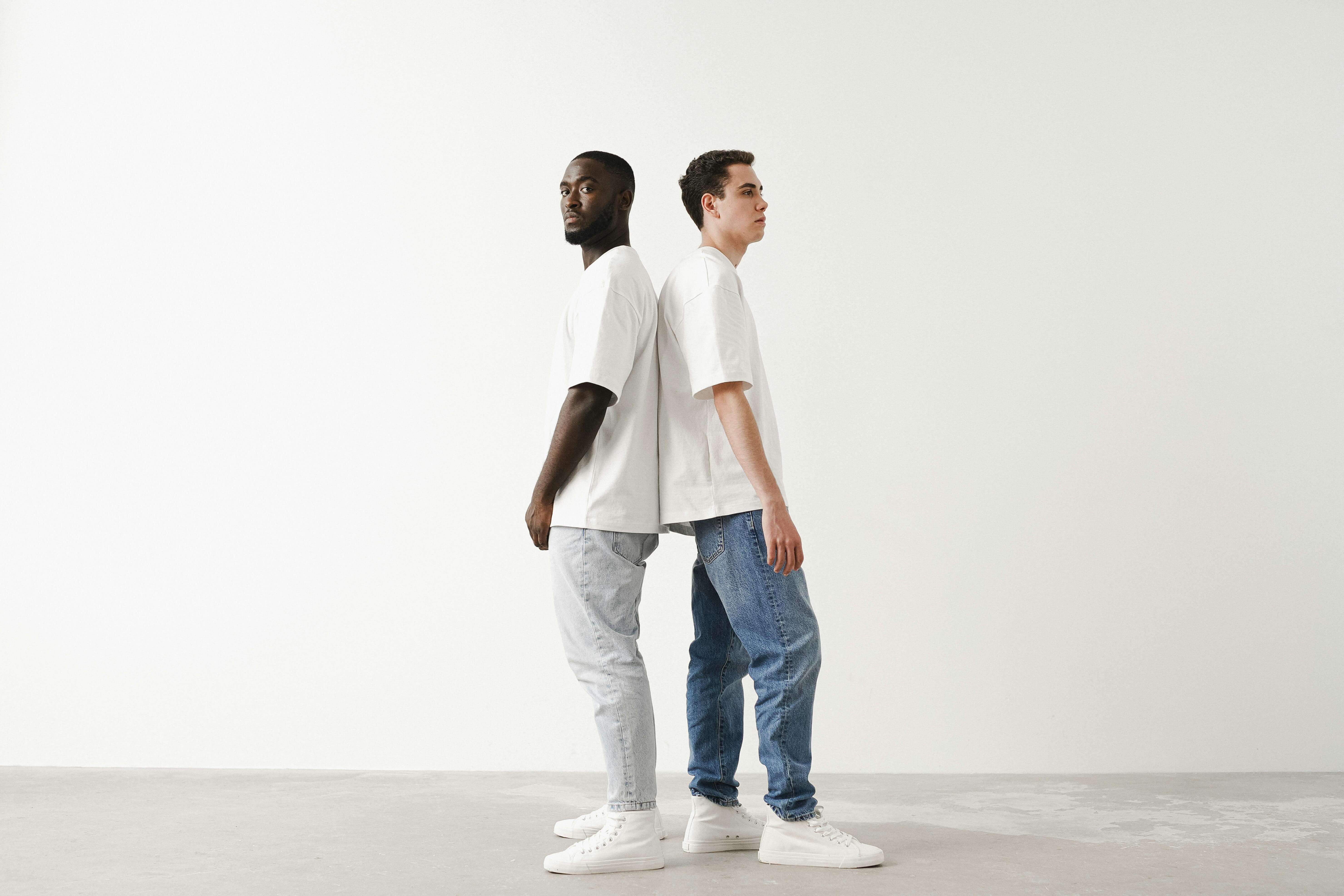 simple men outfit with jeans and t shirt